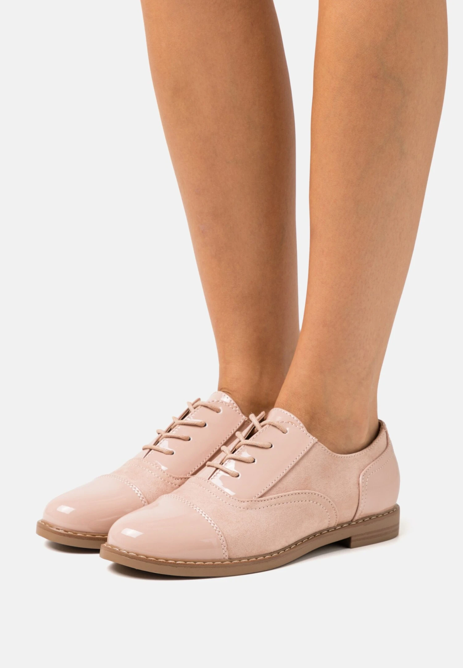 Veterschoenen - Rose Gold 1 Veterschoenen - Rose Gold