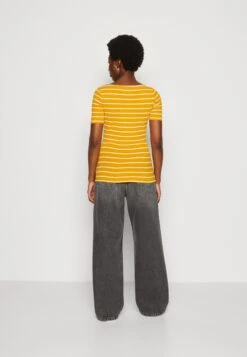 Anna Field T-Shirt Print - Dark Yellow/White 9 Anna Field T-Shirt Print - Dark Yellow/White -Anna Field 6266442cd1aa4081b5fa7a1857bda977