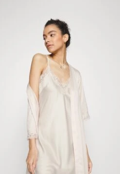 Anna Field Bridal Nightie / 003 - Off-White - Nachtjapon - 003 - Off-White 9 Anna Field Bridal Nightie / 003 - Off-White - Nachtjapon - 003 - Off-White -Anna Field b0d5595a3a9e44e28968fba66029159e