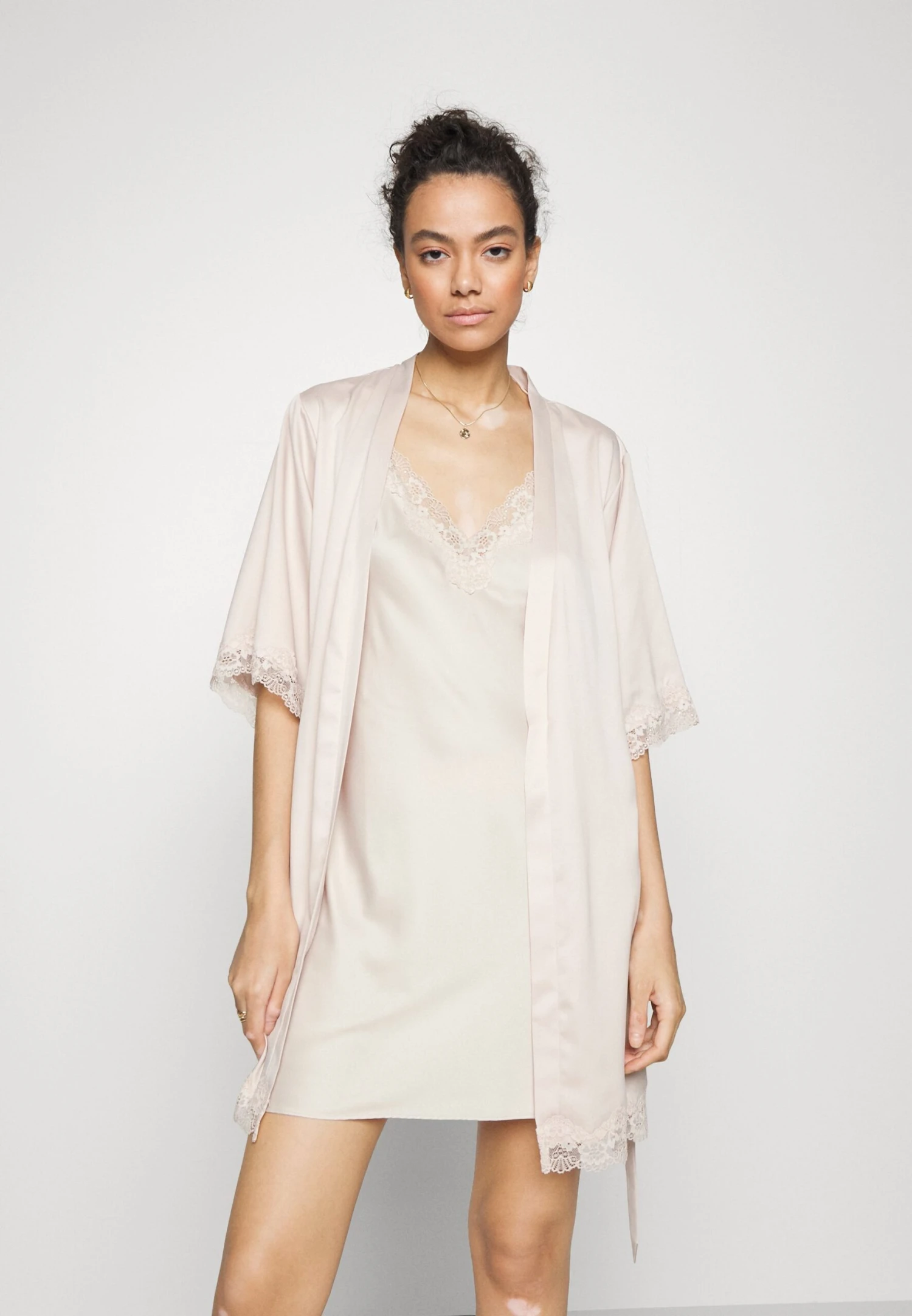 Anna Field Bridal Nightie / 003 - Off-White - Nachtjapon - 003 - Off-White 2 Anna Field Bridal Nightie / 003 - Off-White - Nachtjapon - 003 - Off-White - Afbeelding 2